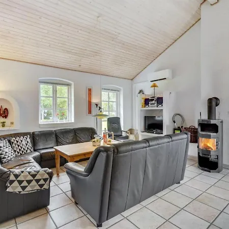 Vakantiehuis Kalotta - 3-2km From The Sea By Interhome Blåvand