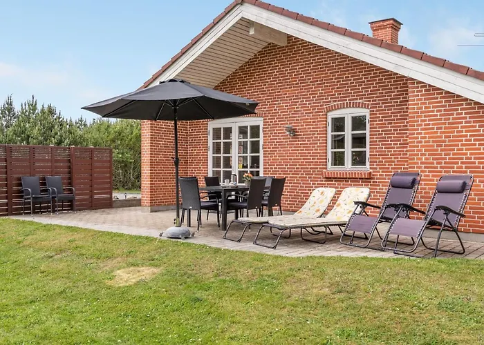 Kalotta - 3-2km From The Sea By Interhome *